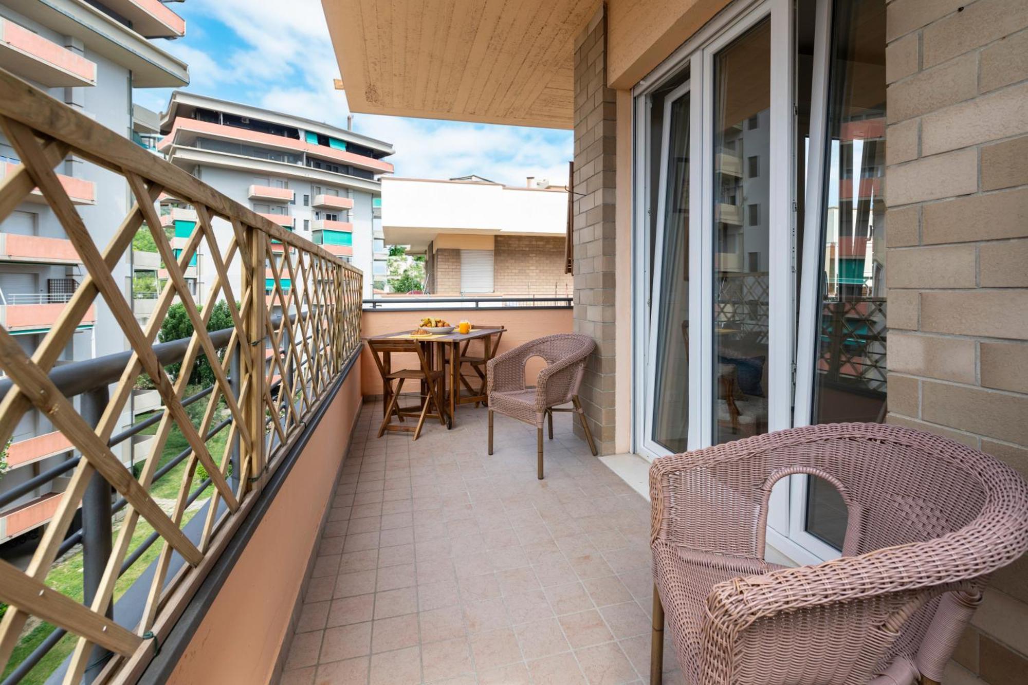 Ferienwohnung Casa Baia Flaminia Pesaro Exterior foto